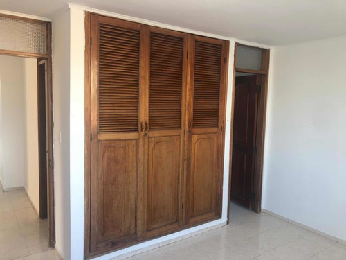 Imagen 12 de 13 de Apartamento 3 Habitaciones - 2 Baños- Cuatro De Servicio