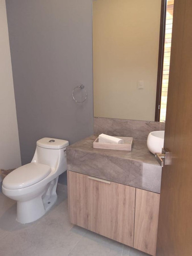 Imagen 4 de 30 de Casa En Venta 3 Recamarás Y 3 Baños Completos El Molino Club