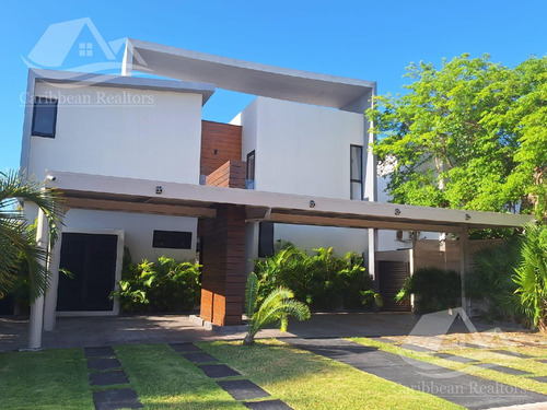 Casa En Venta En Lagos Del Sol Cancun