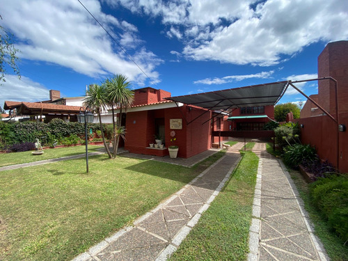 Venta Casa 3 Dormitorios Santa Rita Con Cochera