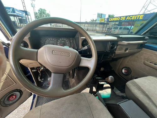 Imagen 10 de 17 de Toyota Machito