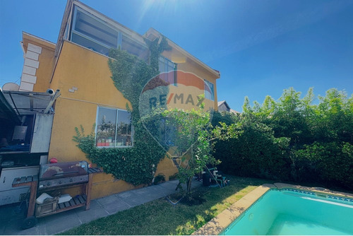Dos Casas En Un Terreno De 452 M2 En Ñuñoa