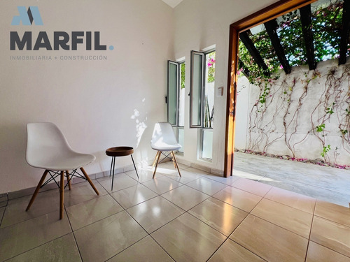 Casa En Venta Ideal Para Negocio / Oficinas En Esmeralda Norte Colima