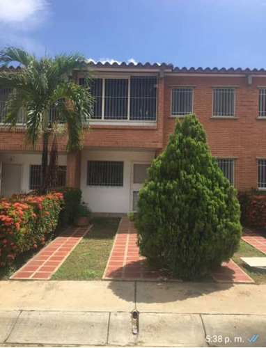 Venta Townhouse 130 Mts2 Urb. Buenaventura 2 Guarenas