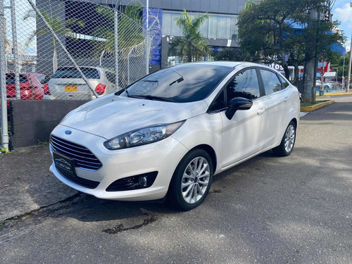 Imagen 1 de 18 de Ford Fiesta 2018 1.6 Sportback Titanium