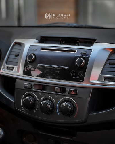 Imagen 8 de 14 de Toyota Hilux Sr 4x4 3.0tdi