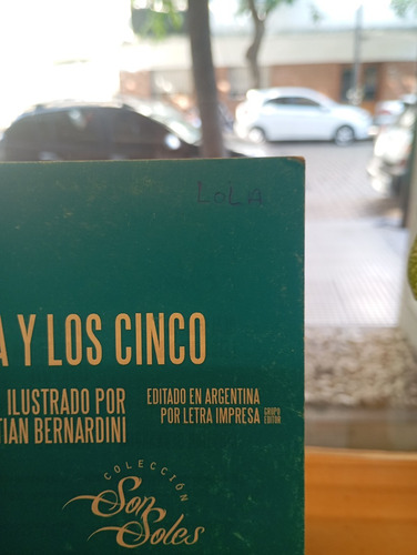 La Lluvia Y Los Cinco. Vv. Aa. Ed. Letra Impresa (Usado)