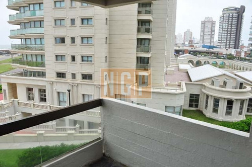 Apartamento En Brava, 2 Dormitorios - Ref: 1713