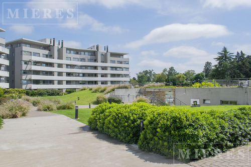 Departamento De Tres Ambientes En Venta En Condominio Civis