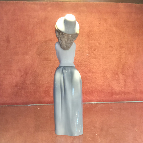 Figura De Porcelana Nao Lladro Antigua Señorita Joven Niña Azul Acero (Usado)
