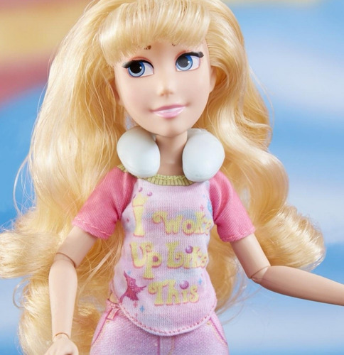 Muñeca Disney Princesas Comfy Squad Aurora E9024