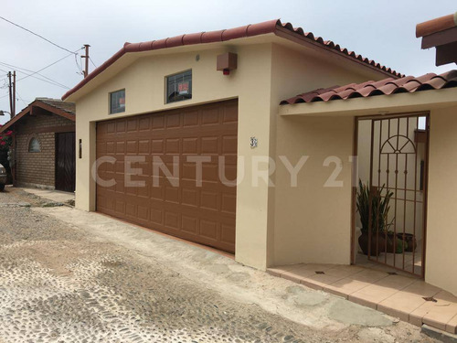 Casa En Venta Exelente Ubicacion Y Vista Al Mar