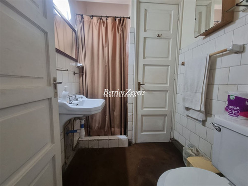 Casa En Venta De 3 Dorm. En Ñuñoa