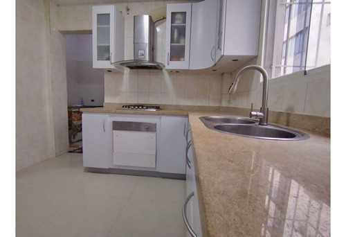 Venta De Apto Residencias Monte Blanco Cerca Del C.c. El Recreo