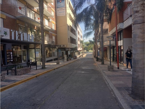 Imagen 9 de 10 de Vendo Local En Nuevo Shopping Peatonal Carlos Paz
