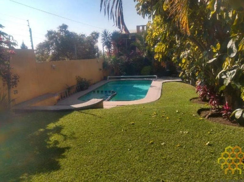 Venta Casa En Cuernavaca Terraza Alberca Jardin