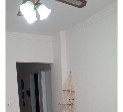 Apartamento De 1 Dormitório. Prédio Com Elevadores. No Centro Do Bairro!!