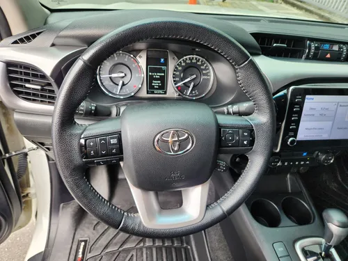 Toyota Hilux 2.4 Diésel 4X4