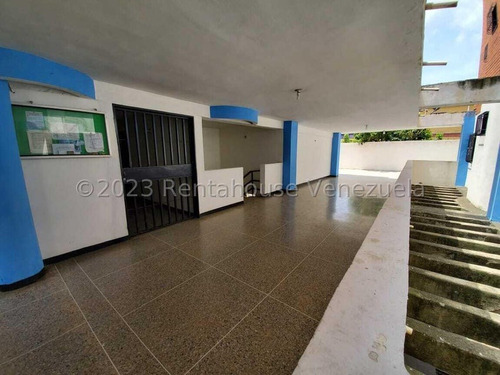  Sp  Lindo Apartamento En  Venta En  Centro Barquisimeto  Lara, Venezuela  3 Dormitorios  3 Baños  110 M² 