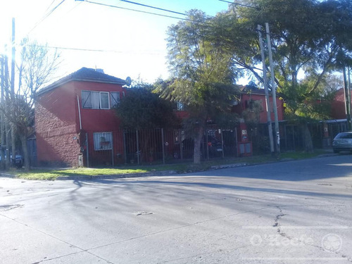 Casa - Quilmes Oeste 4 Ambientes Tipo Dúplex Con Cochera Impecable ! Venta Directa!