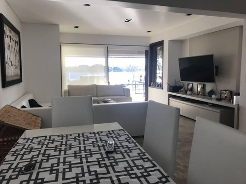 Imagen 10 de 30 de Nordelta | El Golf - Exclusiva Casa En Venta Impecable Vista Al Lago.