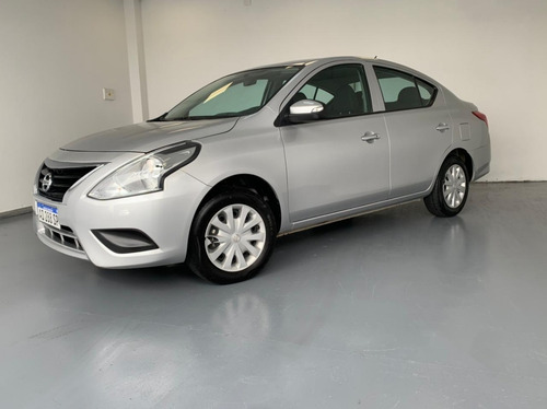 Nissan Versa Sense Pure Drive F4 At 2018 43.800 Km. Plateado