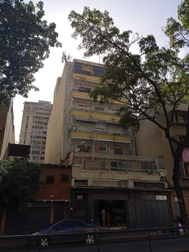 Best House Vende Hermoso Apartamento En La Av. Baralt, Caracas