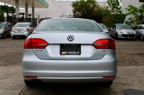 Volkswagen Jetta 2.5 Style Active Mt