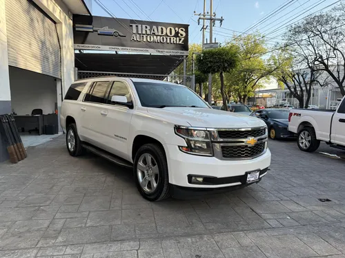 Chevrolet Suburban 5.3 Ltz V8 4wd 2da Cubo At