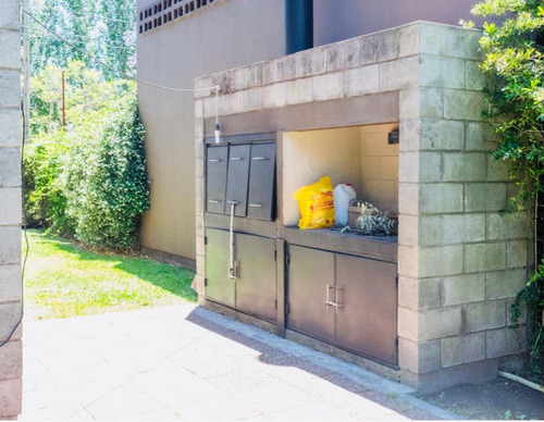 Imagen 8 de 10 de Casas En Venta City Bell 3 Dormi Parrilla Pileta