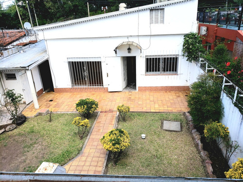 Alquiler Casa 4 Ambientes/ Jardin-parrilla Cubierta,cochera.