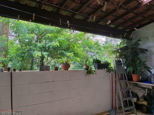 Imagem 4 de 15 de Casa Espaçosa, Em Meio A Natureza. Confira! - St13564