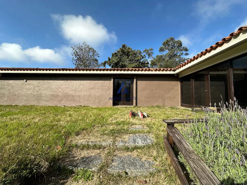 Casa 3 Dormitorios Y Servicio En Barrio Golf