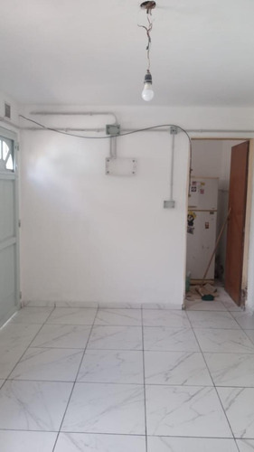 Departamento En Venta - 2 Dormitorios 1 Baño - Cochera - 50mts2 - Castelar