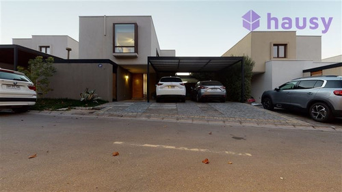 Casa En Venta De 3 Dorm. En Colina