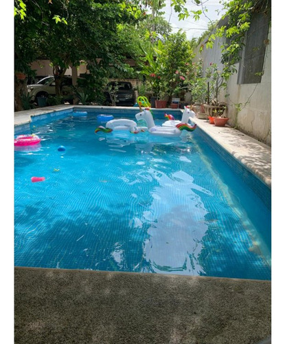 Casa En Venta En El Centro, De 6 Recamaras, Locales Y Piscina