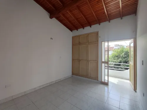 Casa En Arriendo En Avenida Libertadores. Cod A27264
