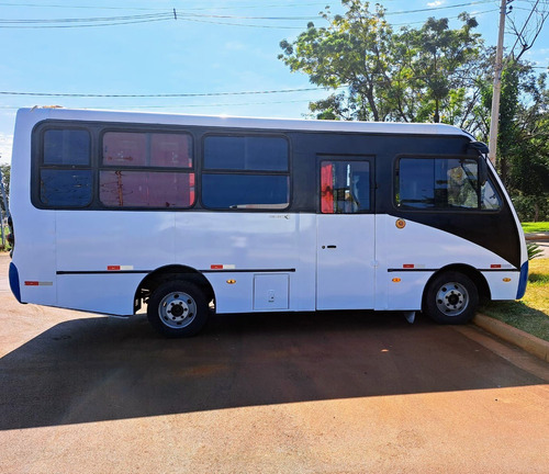 Imagem 3 de 13 de Micro Urbano 2014/15 Vw 5.150 Caio Foz