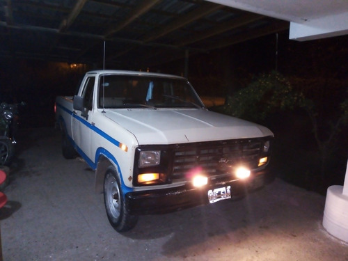 Ford F-100 Pick Up