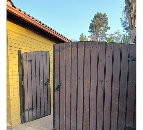 Casa De Un Piso Aislada, 3 Dormitorios Closets, 2 Baño, Ampl