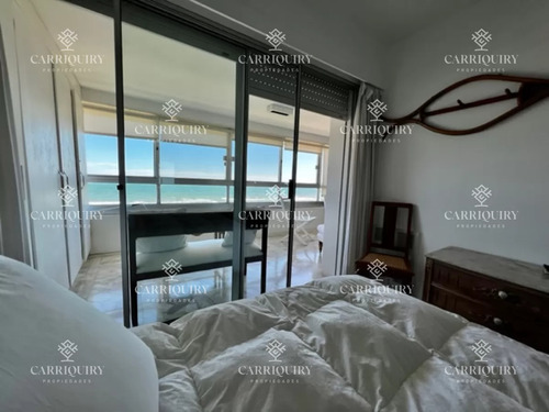 Alquiler Temporario Apartamento 2 Y Medio Dormitorios En Playa Mansa, Punta Del Este