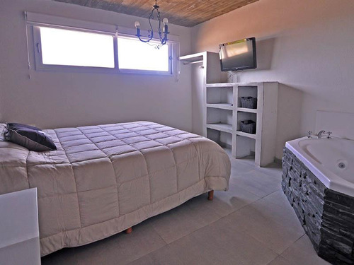Complejo Frente Al Mar - 6 Deptos Con Salida Directa A La Playa - 700 M2 Totales