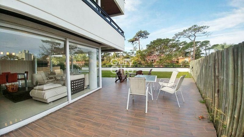 Amplio Depto, Con El Estilo De Una Casa Pero La Seguridad De Un Edificio!- Ref: 1468