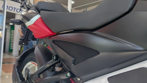 Imagen 15 de 20 de Bajaj Rouser 200 Ns 0km