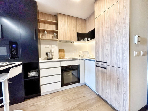 Departamento En Venta De 2 Dorm. En Las Condes