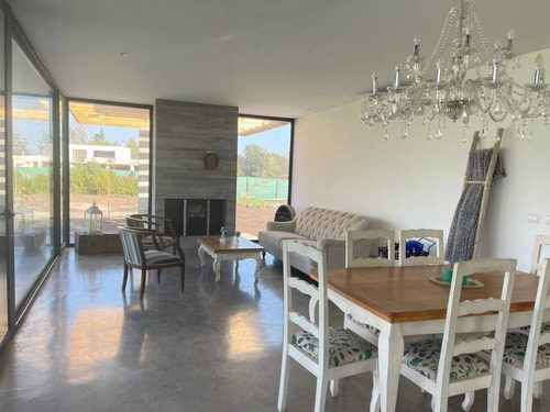 Imagen 15 de 25 de Amplia Casa En Venta Sector Exclusivo Chicureo