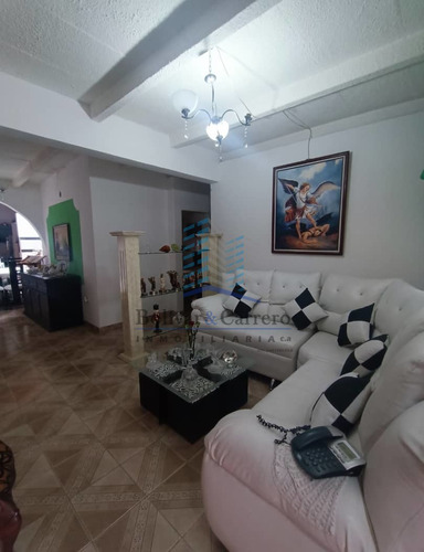 En Venta Casa En Urb Santa Juana, Merida,  Codigo: B&c(kp)5-29,     Feb24