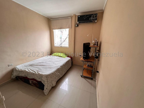 Casa En Venta, Urb. Bermudez, Maracay 24-28808 Wjo