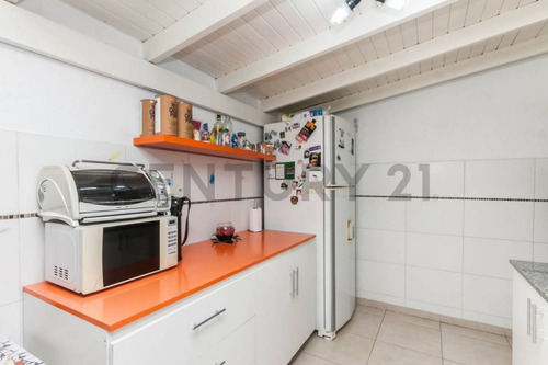 Venta Ph 3 Ambientes Con Jardín Y Parrilla