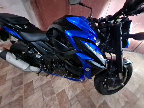 Imagem 1 de 15 de Suzuki Gsx 750